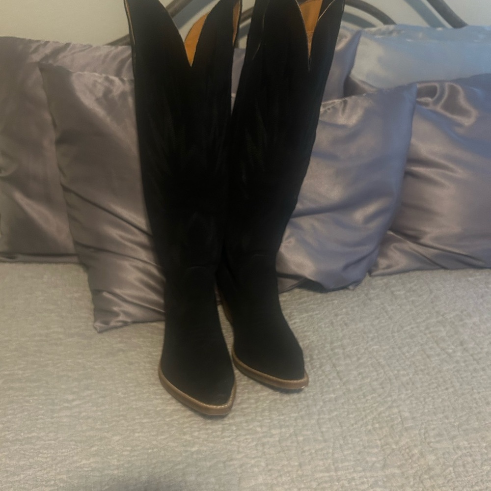 Black Women's Suede Cowboy Boots Worn one time